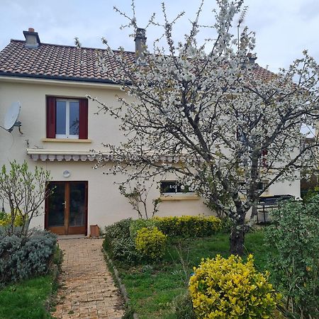 Logement Cosy Au Coeur D'Oradour Exteriör bild