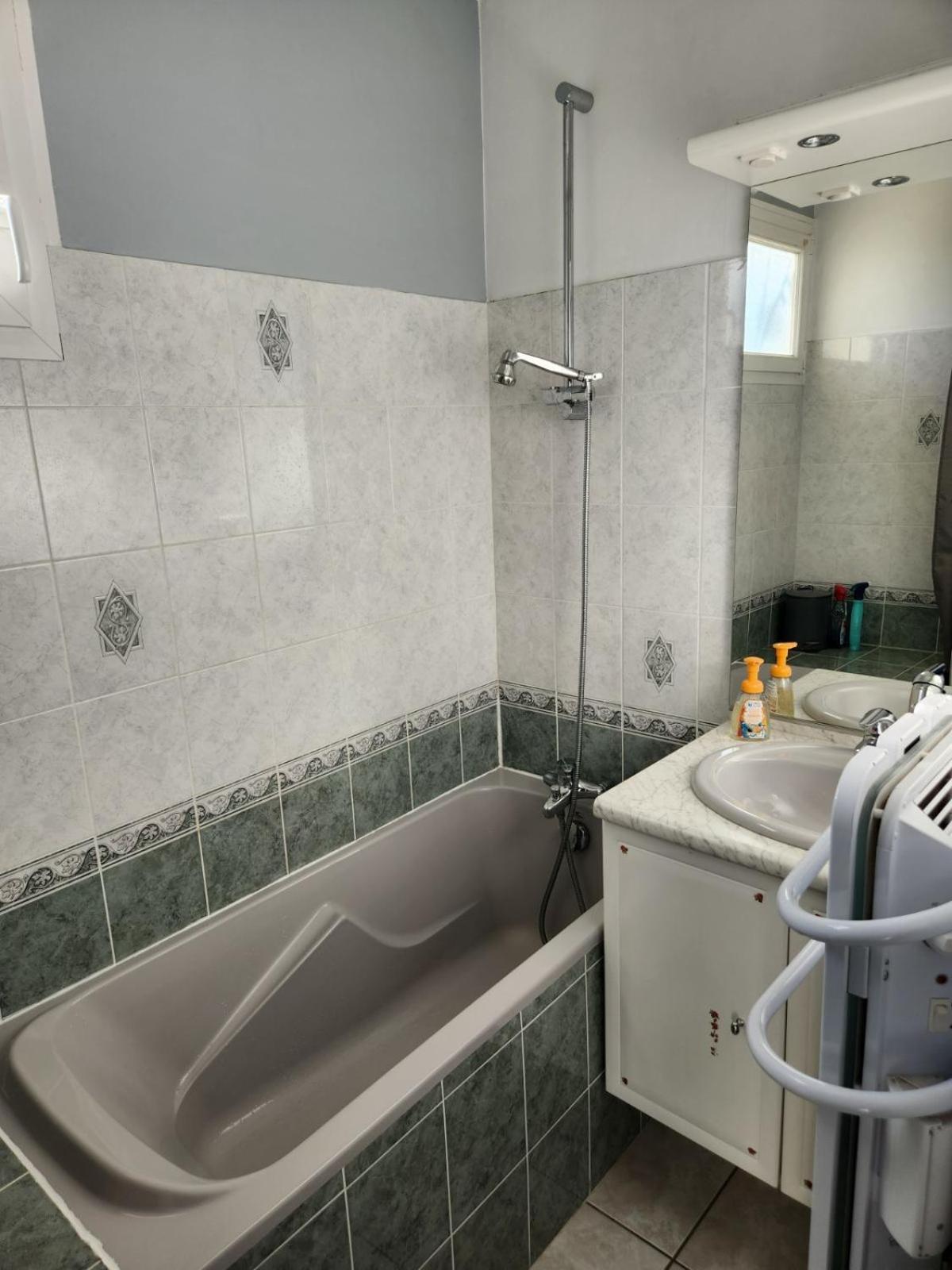 Logement Cosy Au Coeur D'Oradour Exteriör bild
